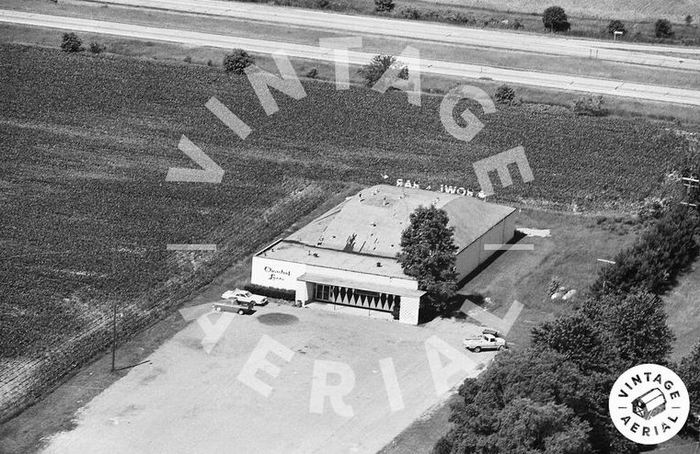 Cloverleaf Lanes